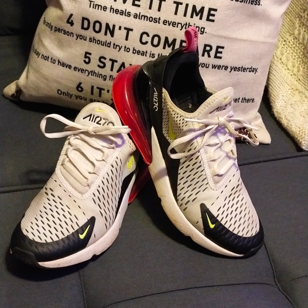 Nike AIRMAX 270
